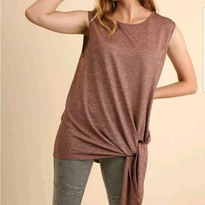 Umgee Scoop Neck Casual Sleeveless Tie Front Top Size Small